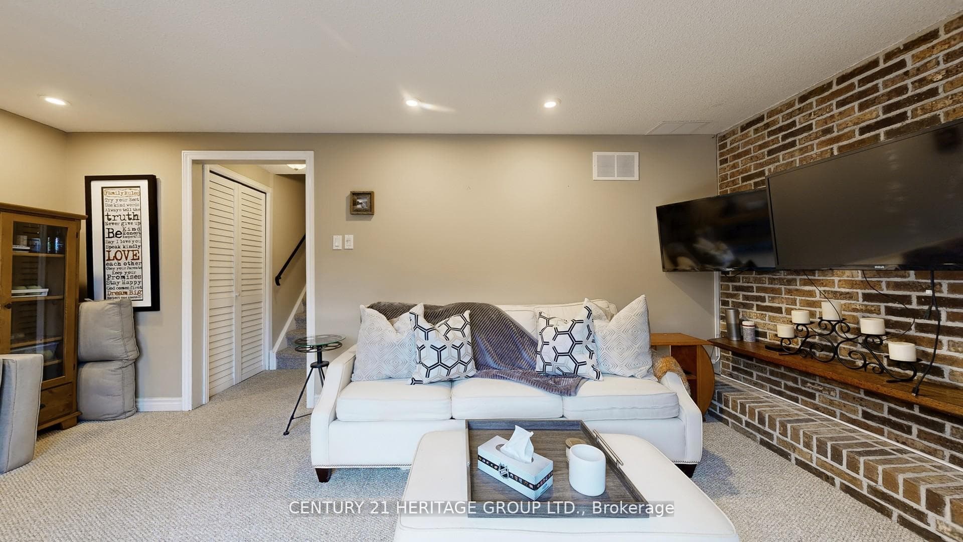 8 Dunkeld Way photo 42