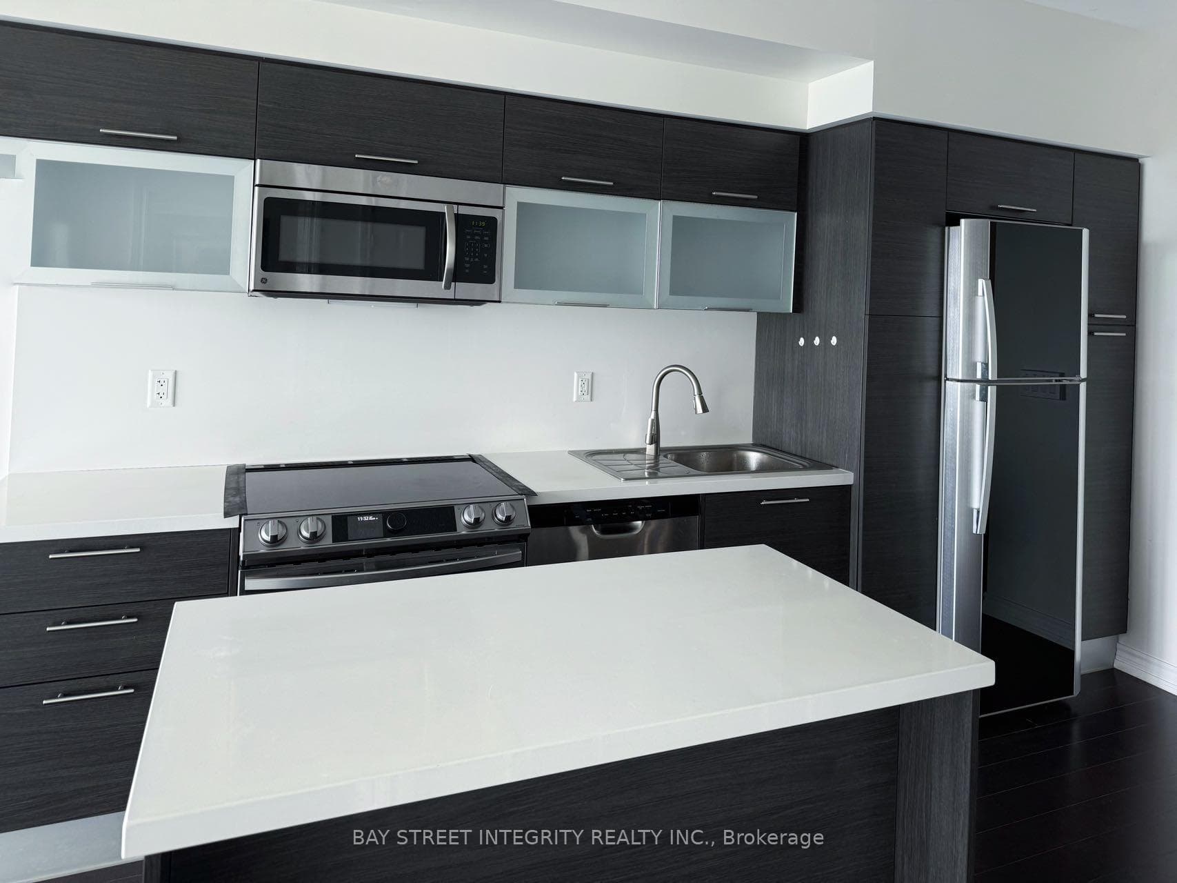 386 yonge Street Unit 4903 photo 4