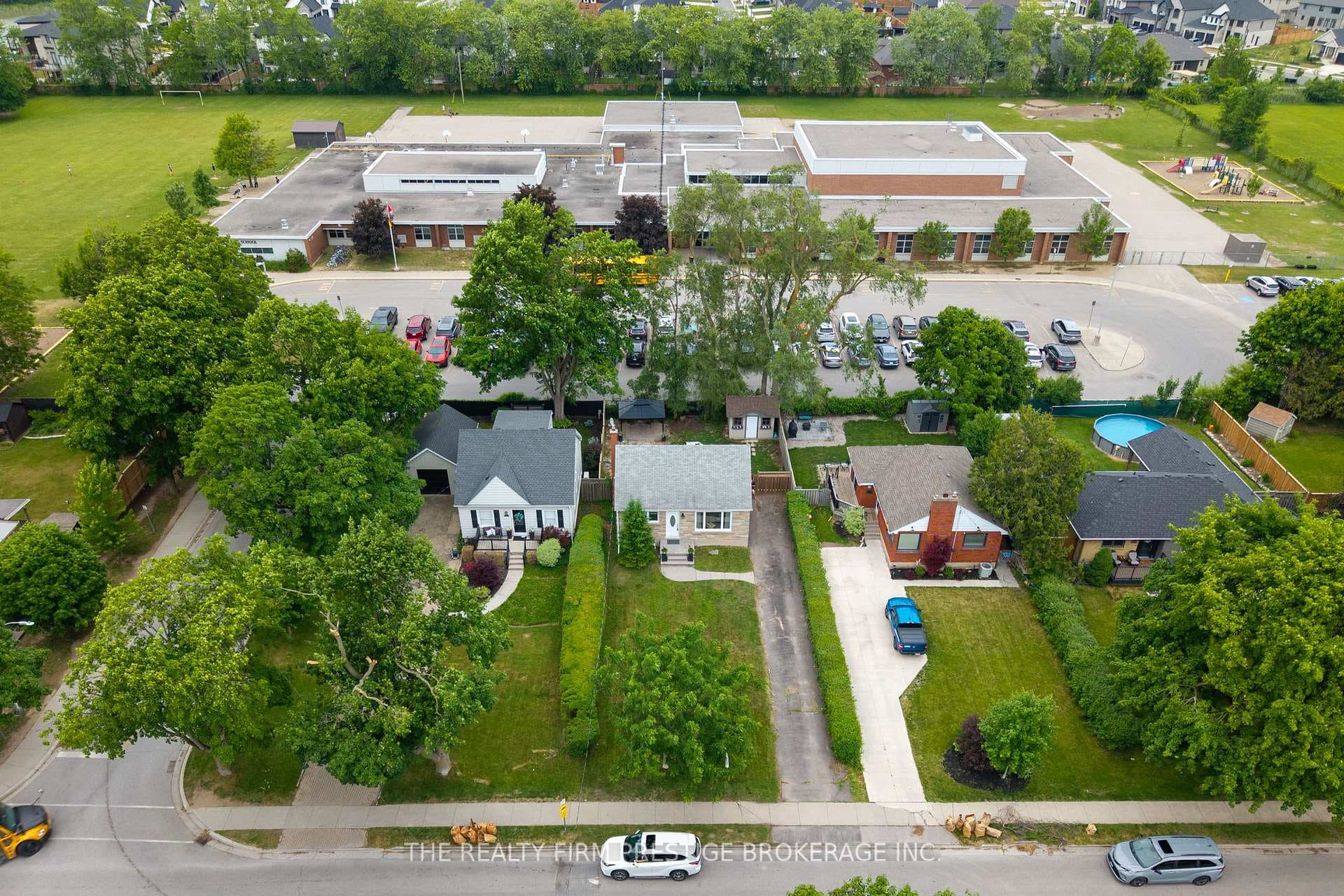 6806 James Street photo 23