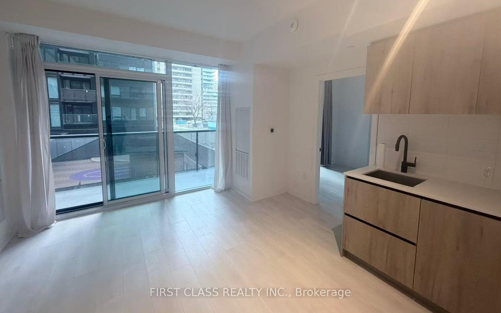 117 Broadway Avenue Unit 202 photo 9