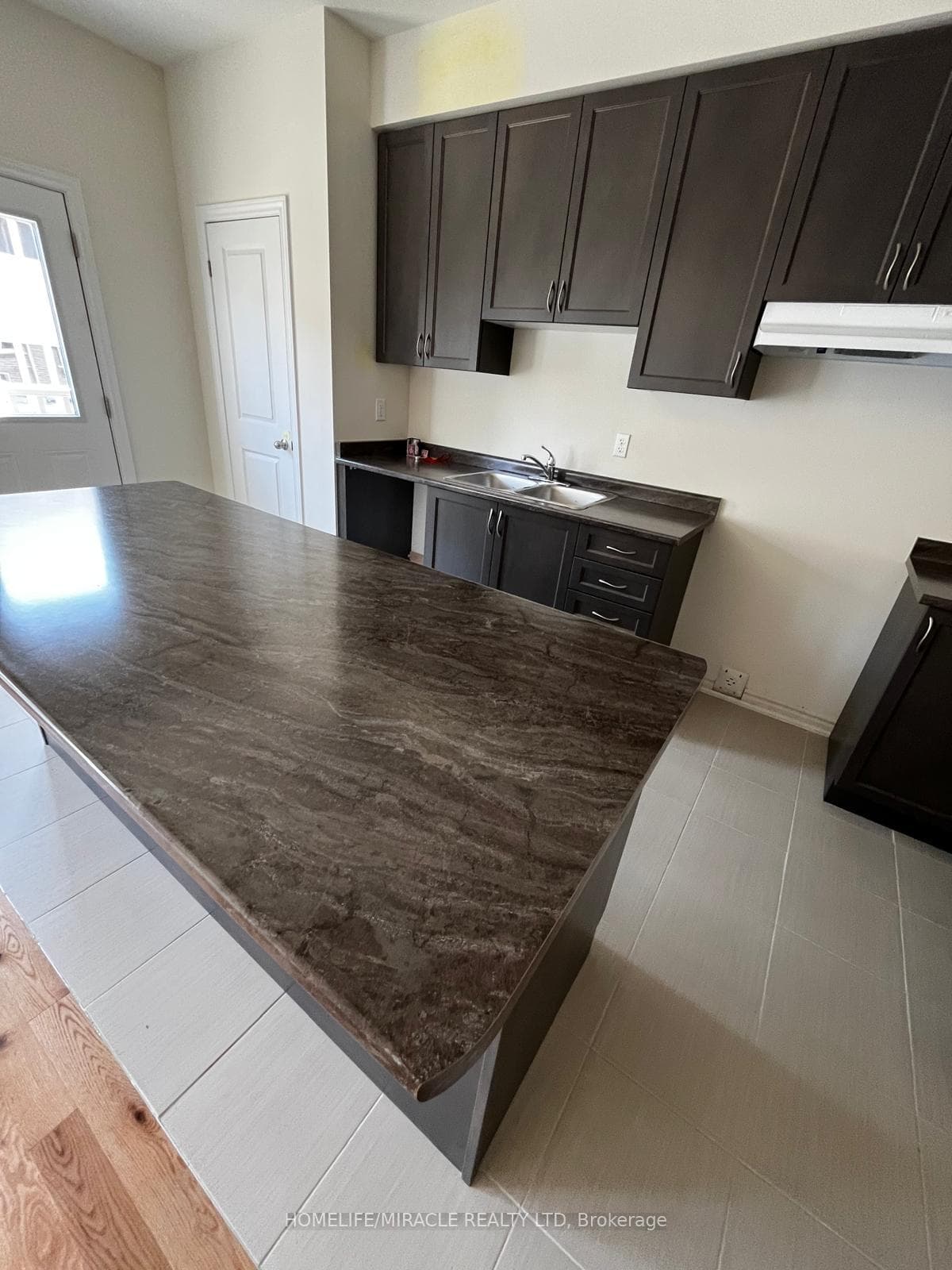 1105 Marathon Avenue photo 7