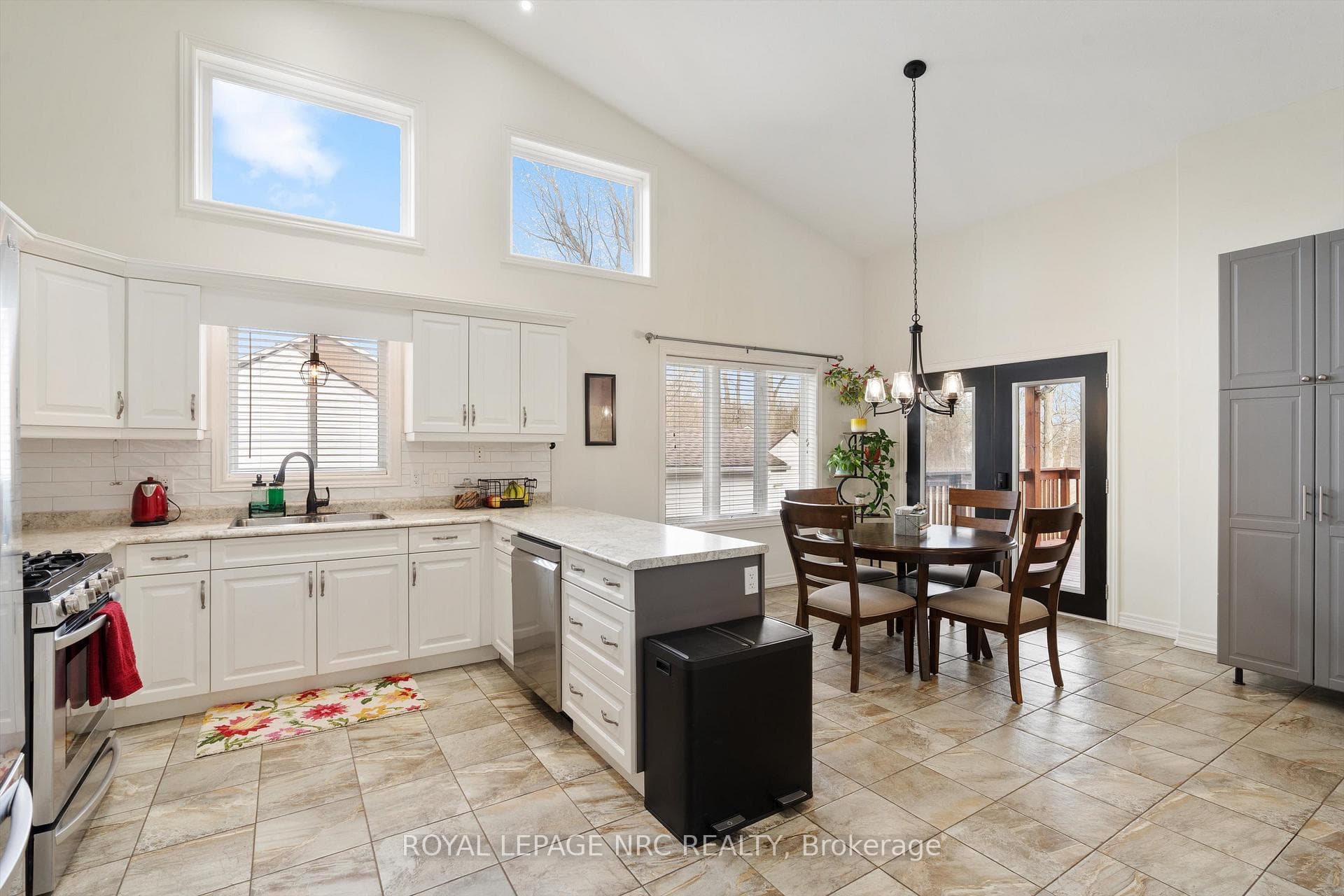 3044 Hyman Avenue photo 8