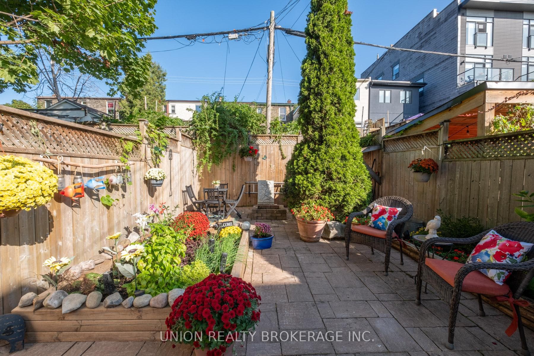 32 Richard Avenue photo 37