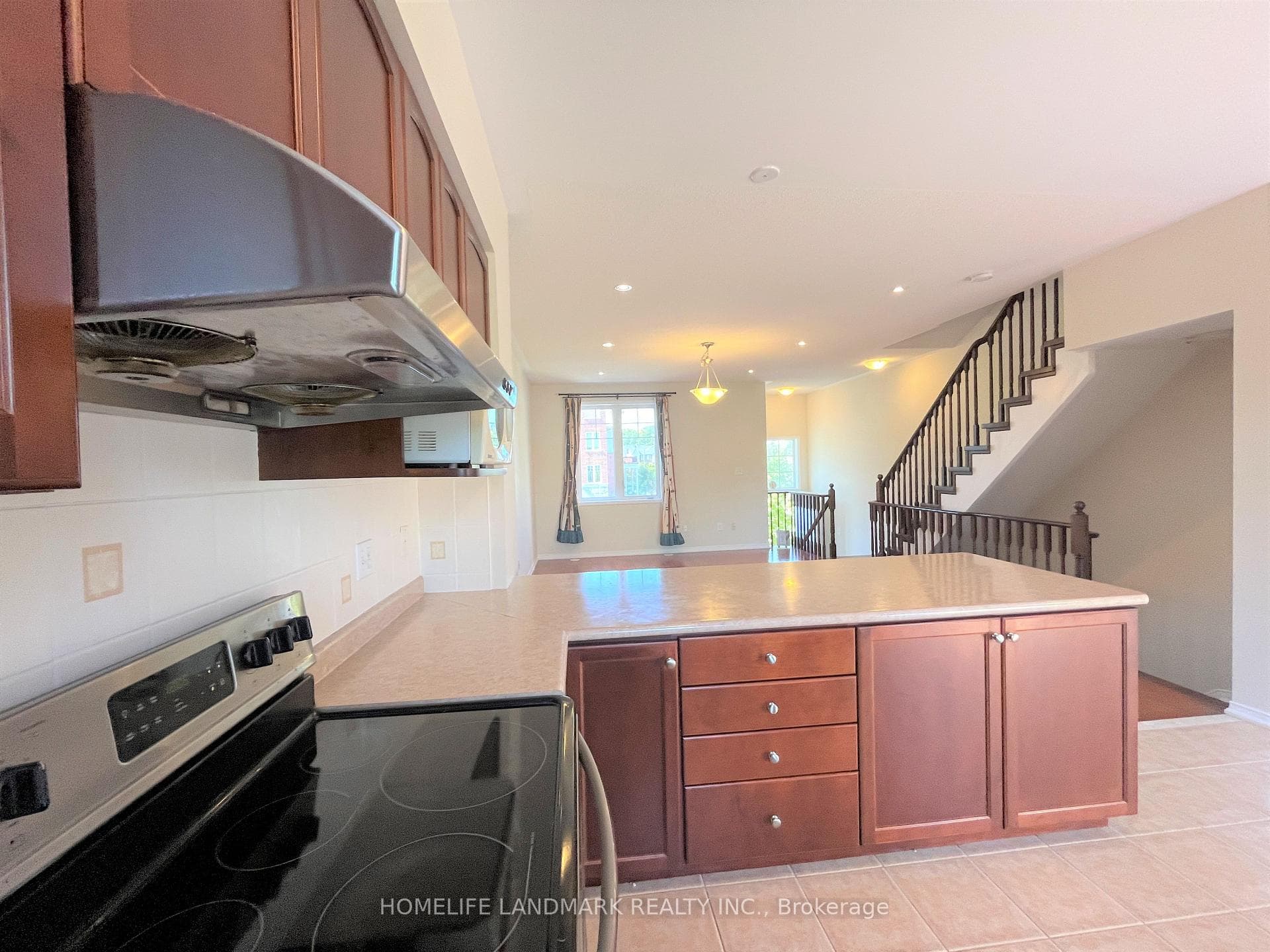 79 John Bell Crescent photo 7
