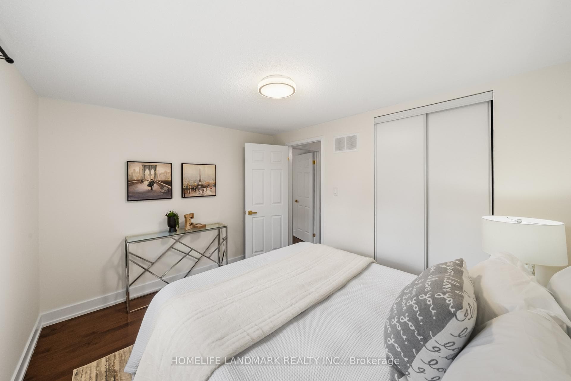 90 Gray Crescent photo 18