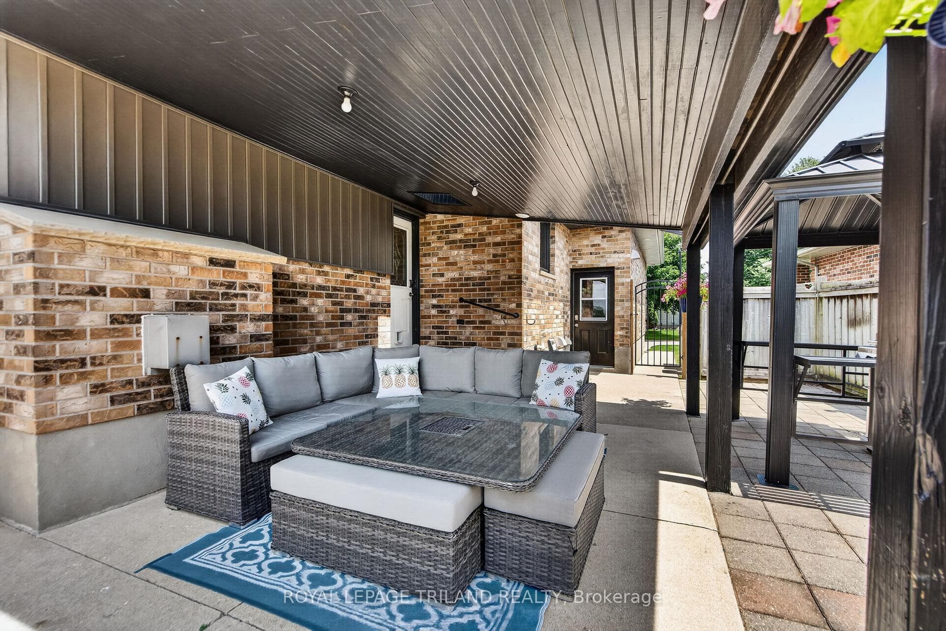 56 Parkview Crescent photo 41