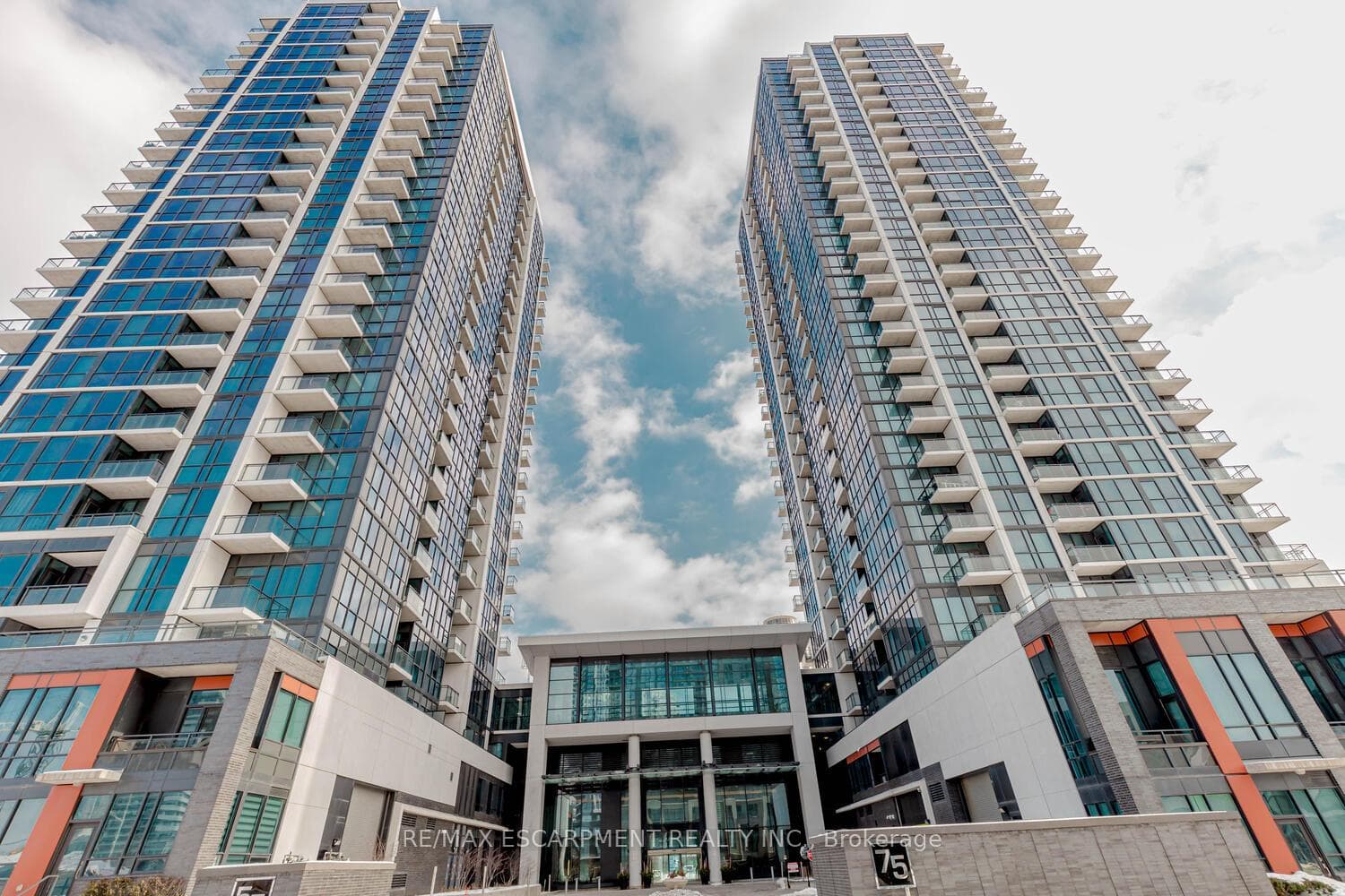 75 Eglinton Avenue Unit 302 photo 3