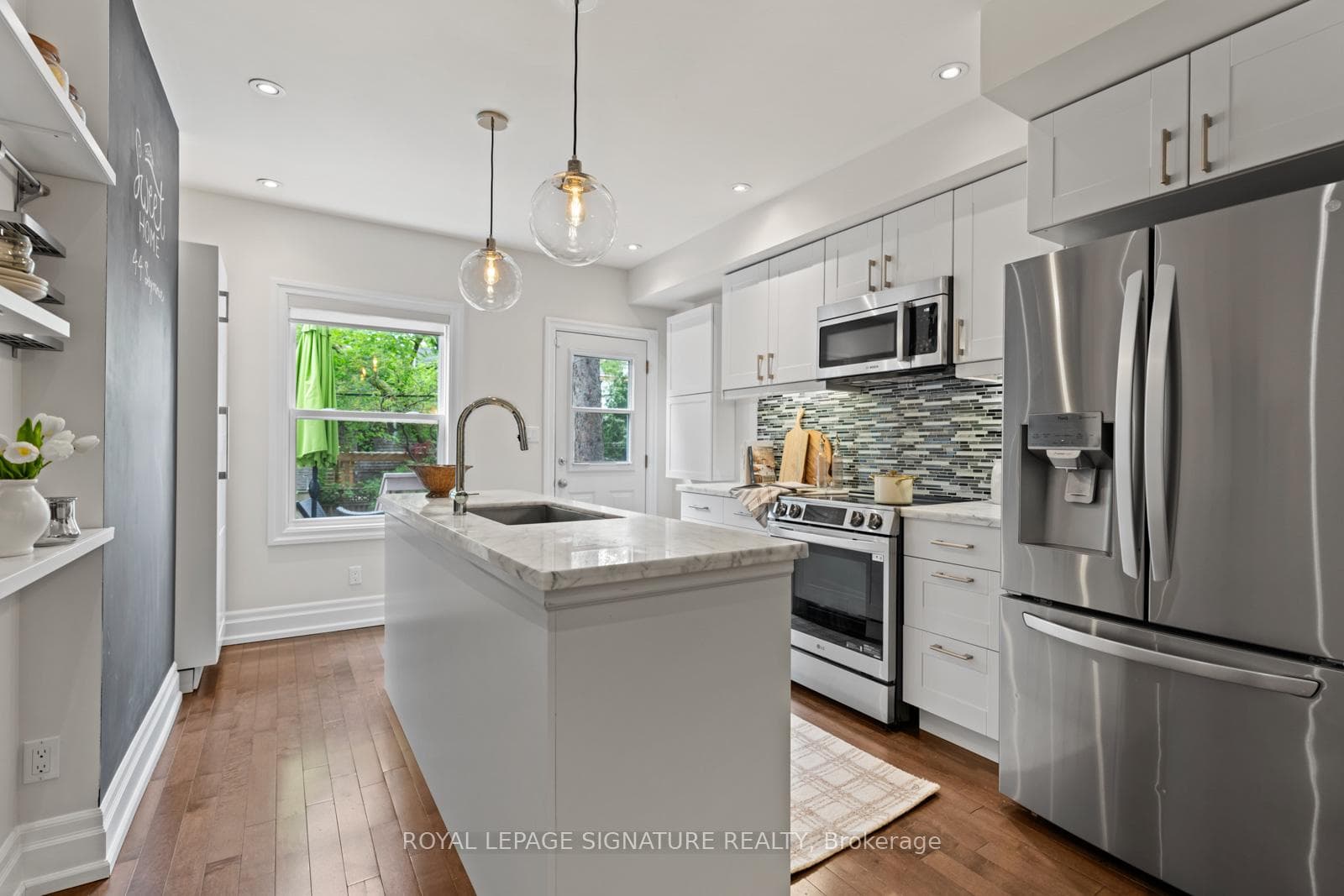 Kitchen with island