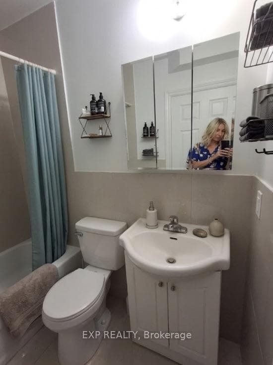 256 Lakeshore Road Unit 3 photo 6