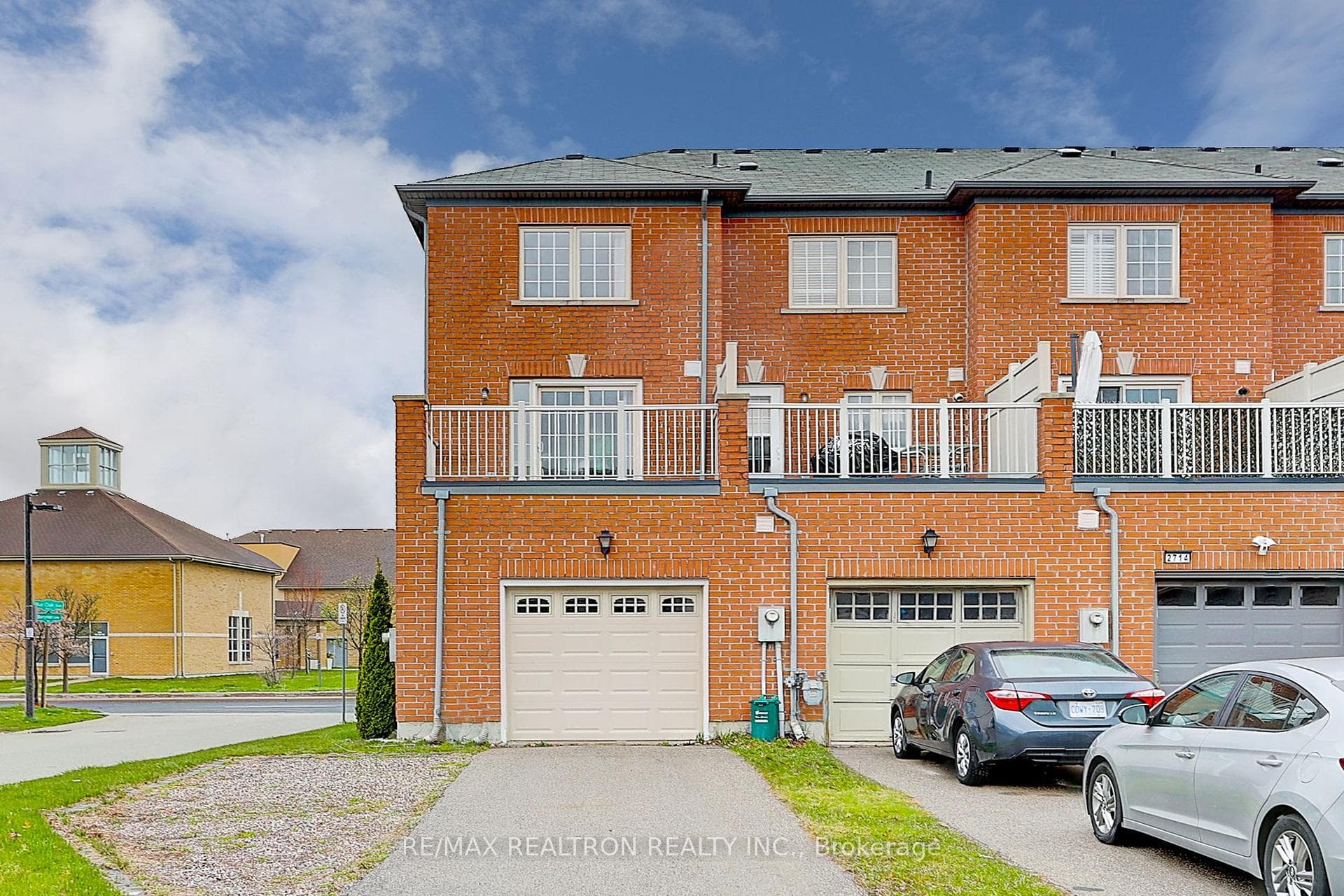 2718 Bur Oak Avenue photo 37