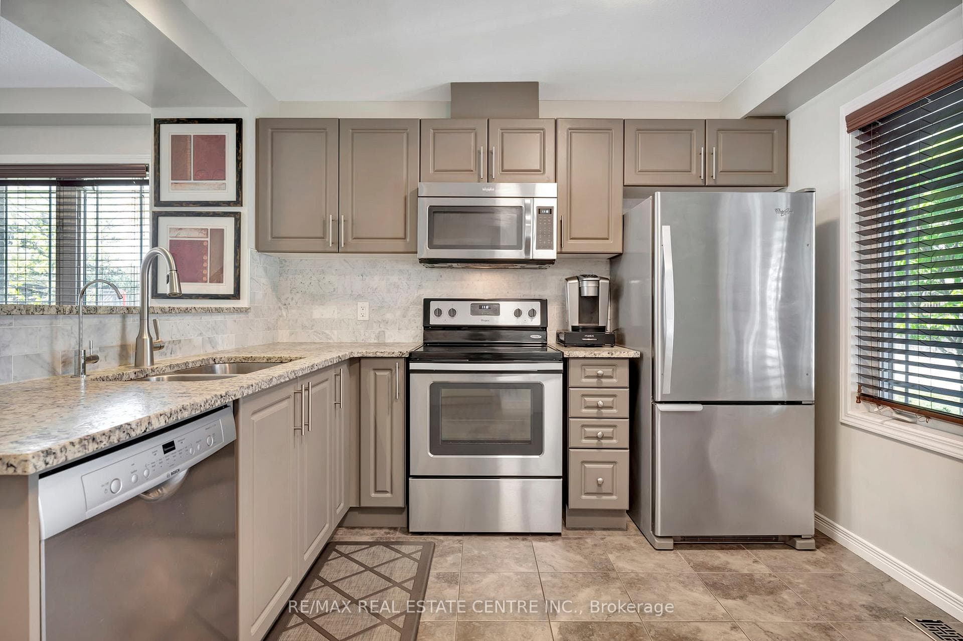 350 Dundas Street Unit 31 photo 10