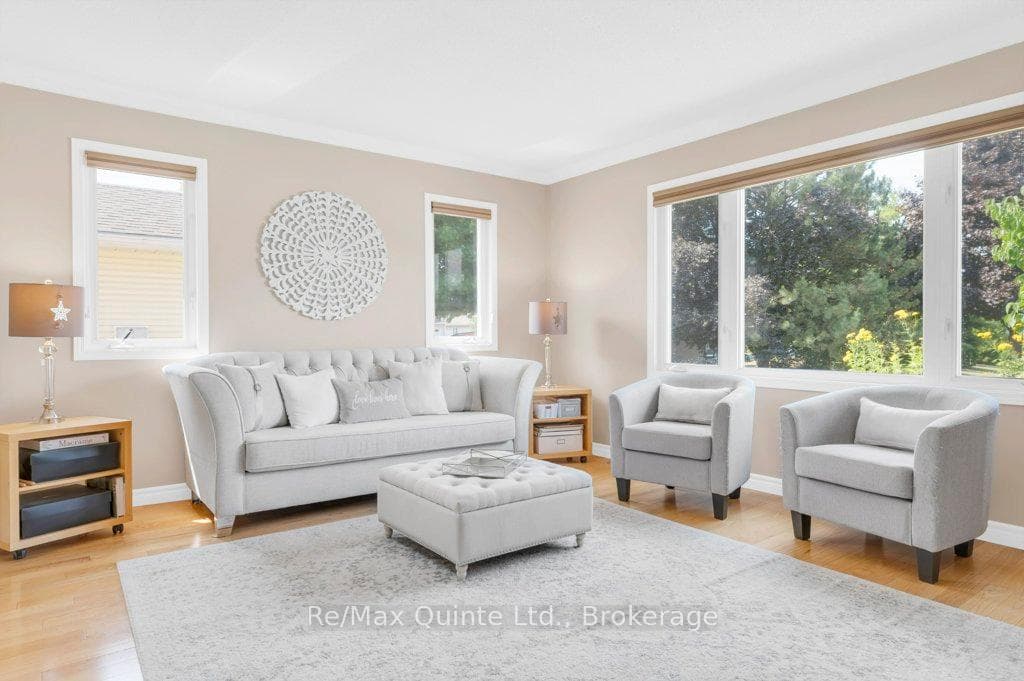 2 Heritage Drive photo 16
