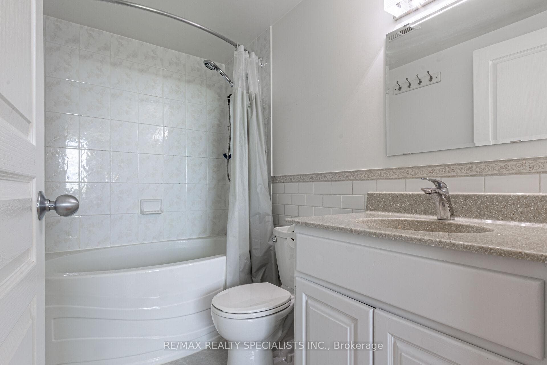 2585 ERIN CENTRE Boulevard Unit PH7 photo 12