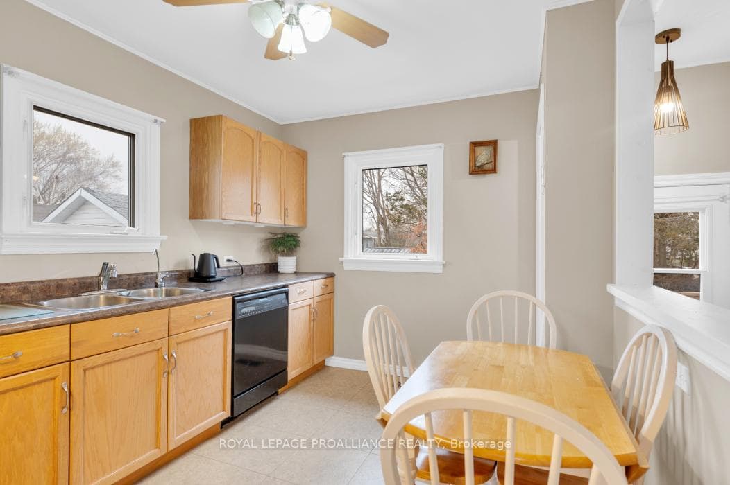 31 Lemoine Street photo 13