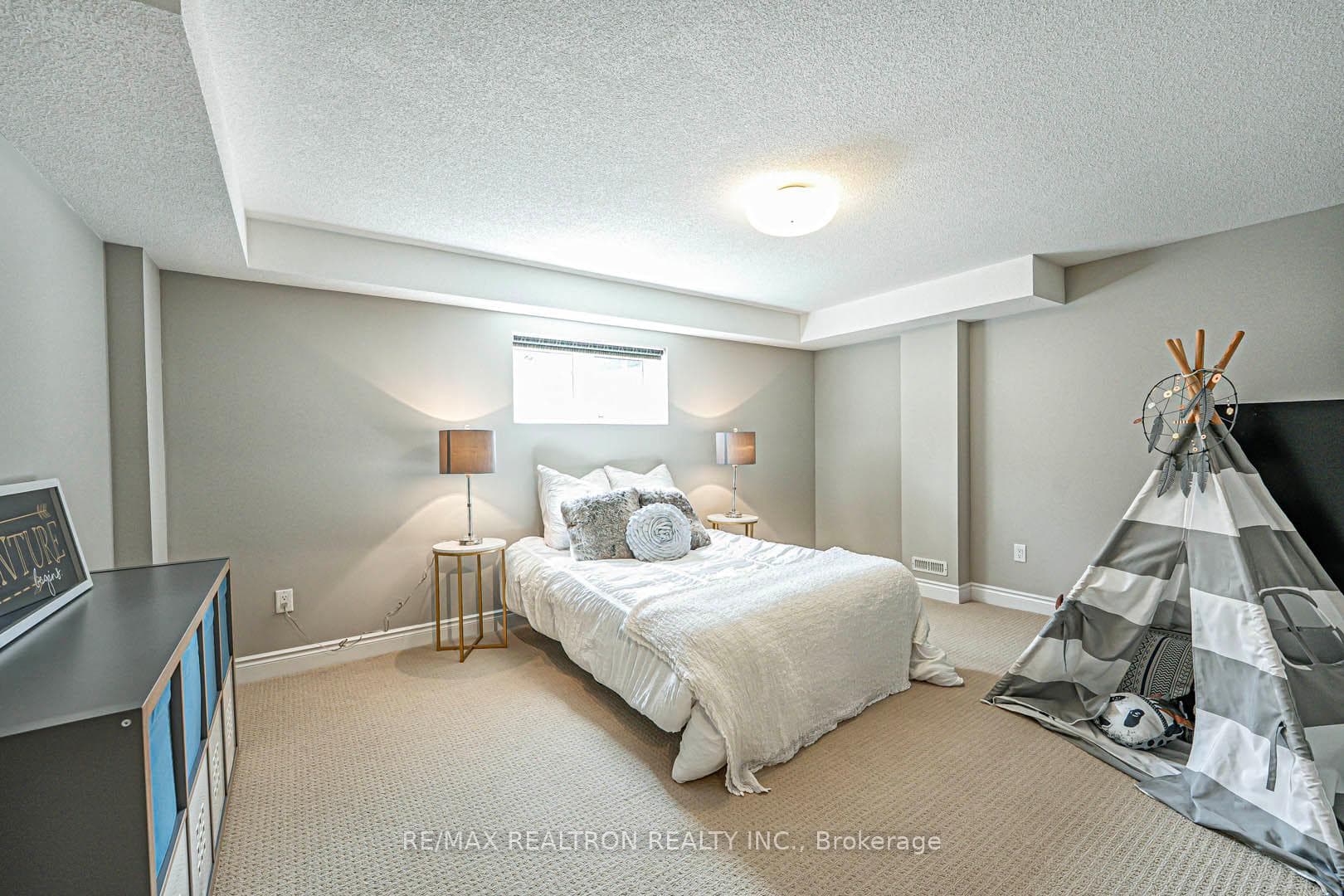 64 Gorman Avenue photo 34