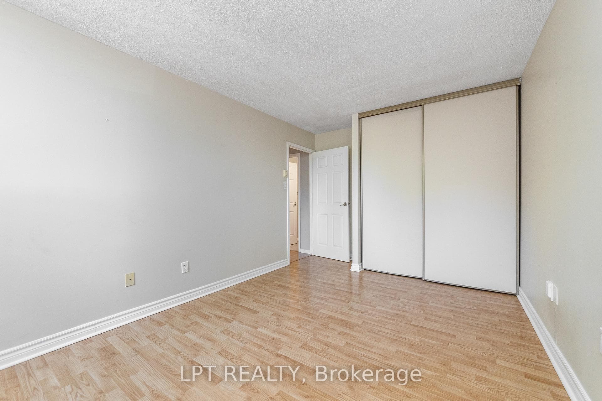 1177 Belanger Avenue Unit 206 photo 18