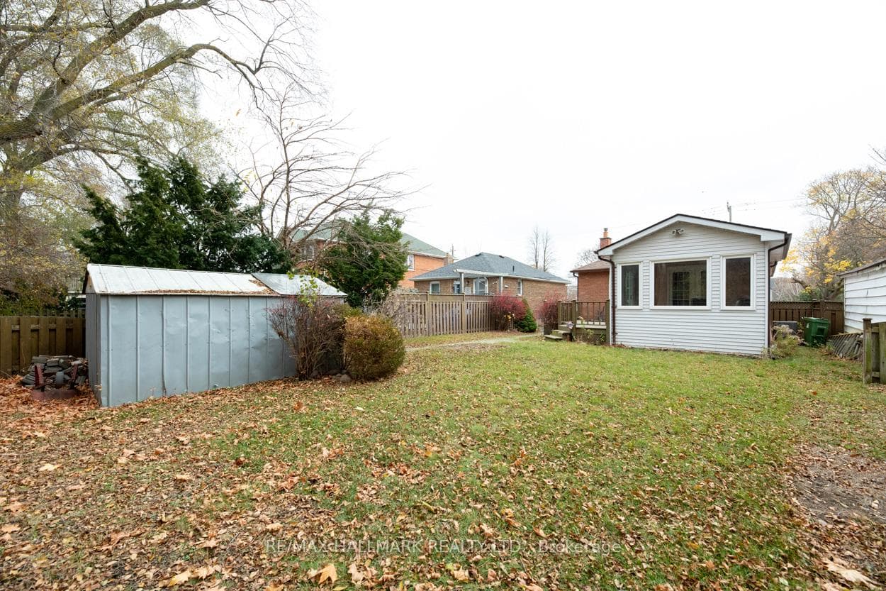 8 Hollis Avenue photo 22
