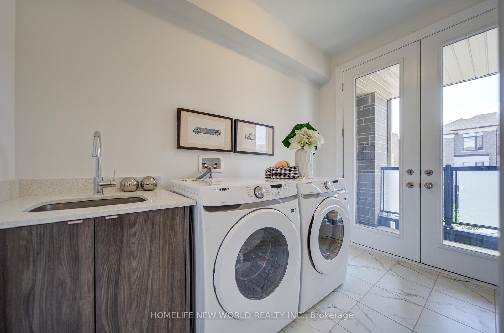 216 Vermont Avenue photo 26