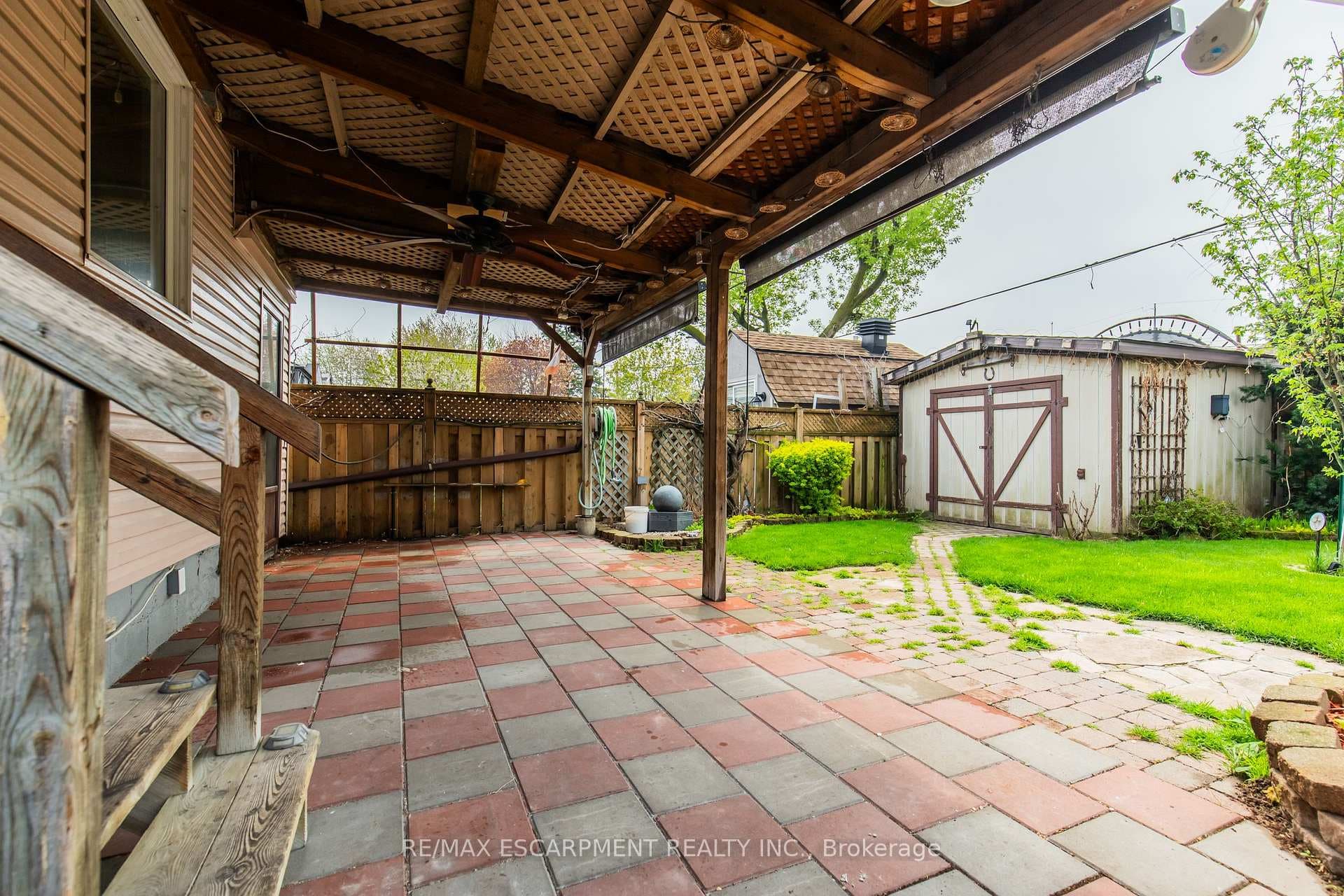 14 Cambridge Avenue photo 43