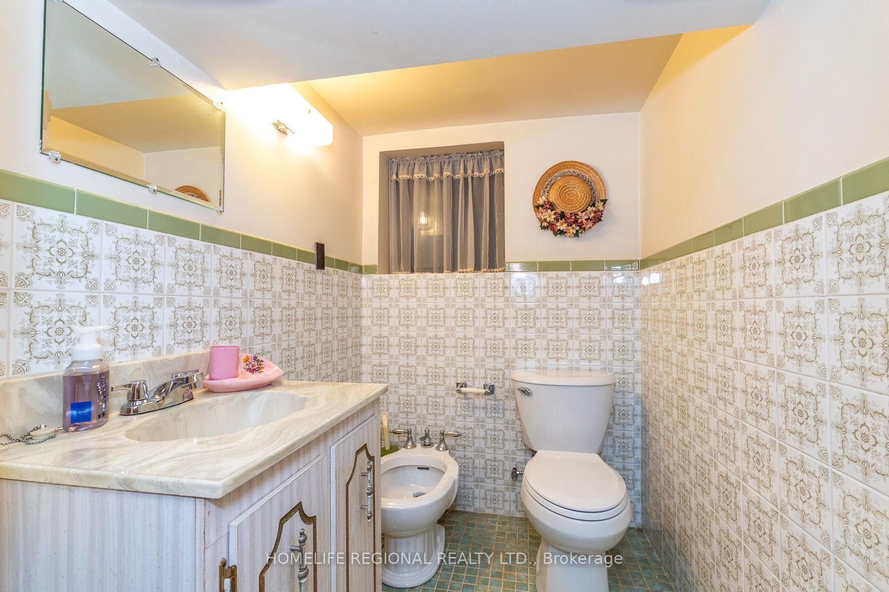 353 St Clarens Avenue photo 32
