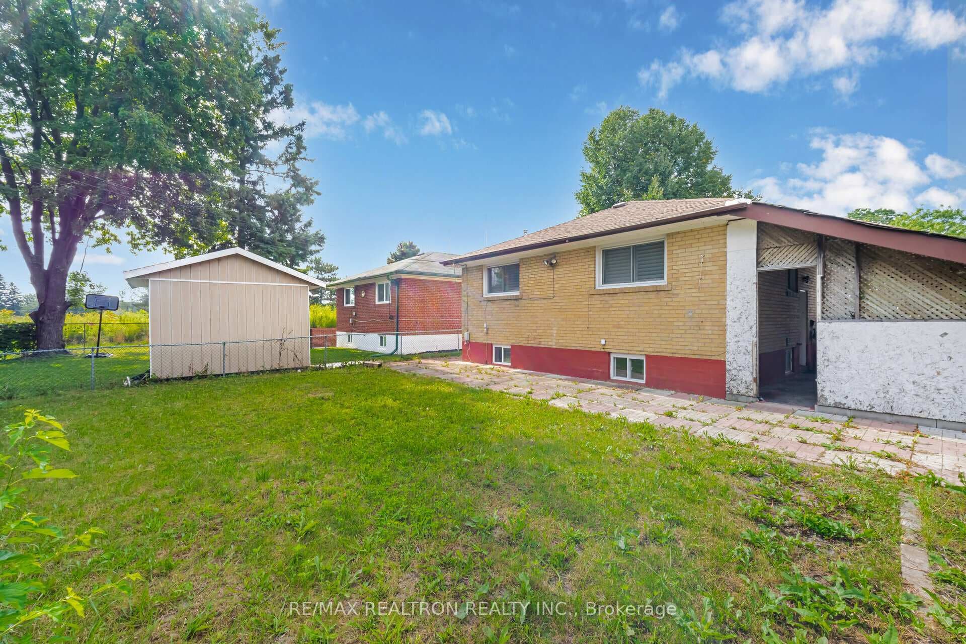 726 Brimorton Drive photo 39
