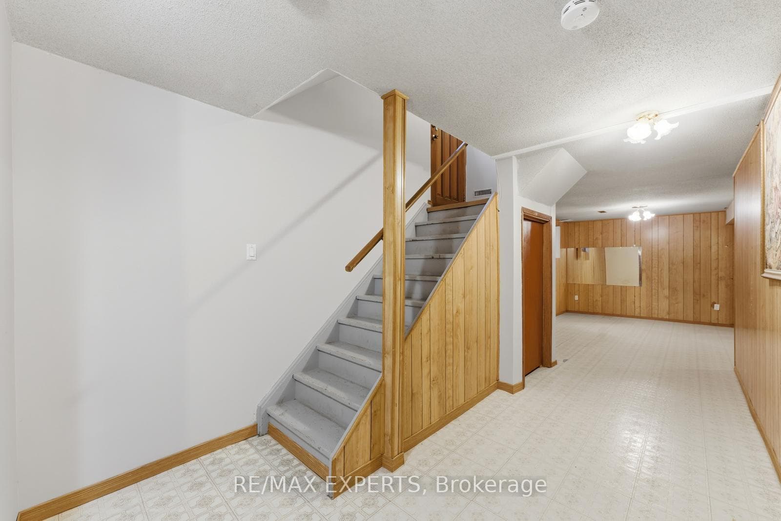 128 Kaiser Drive photo 27