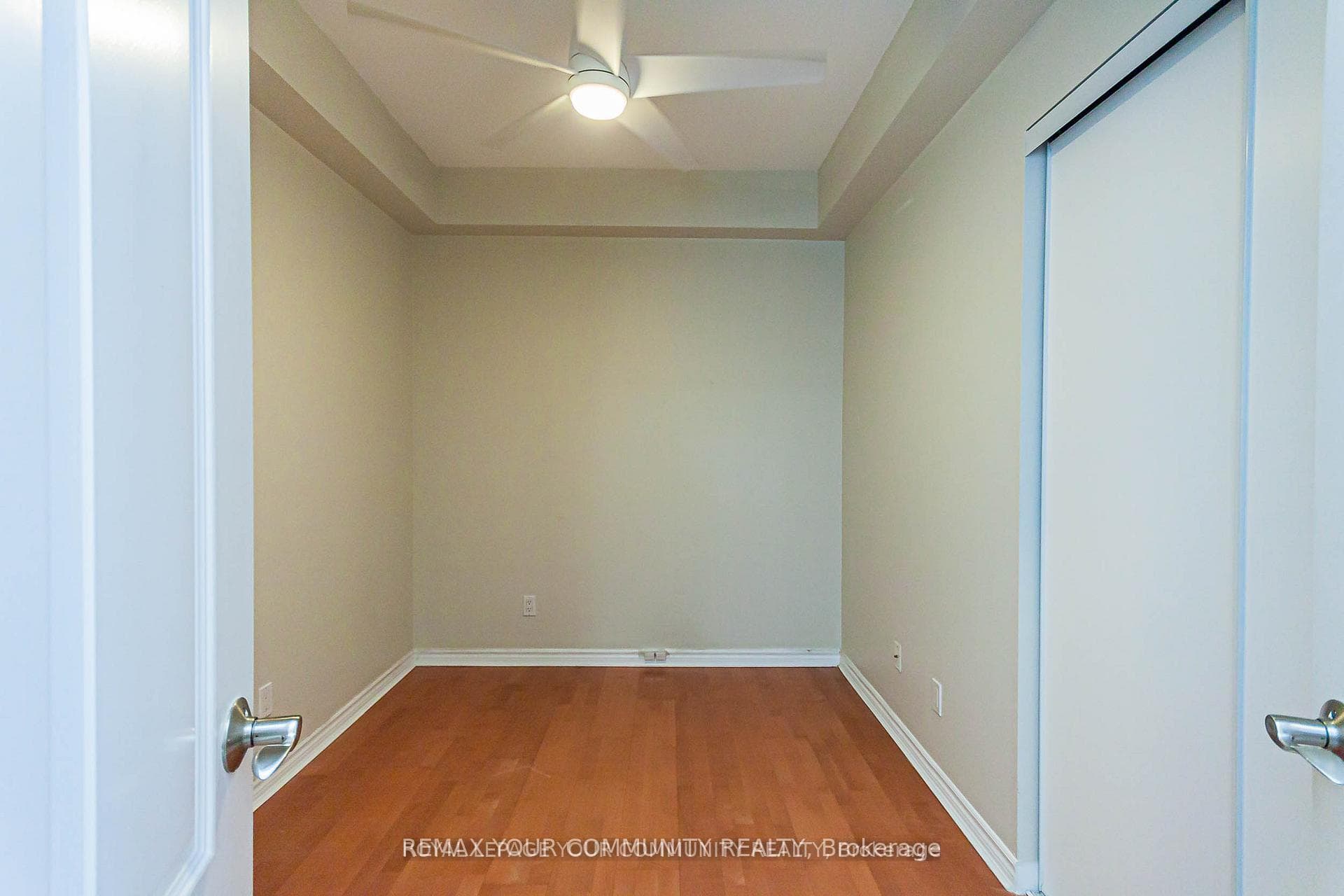 28 William Carson Crescent Unit 803 photo 10