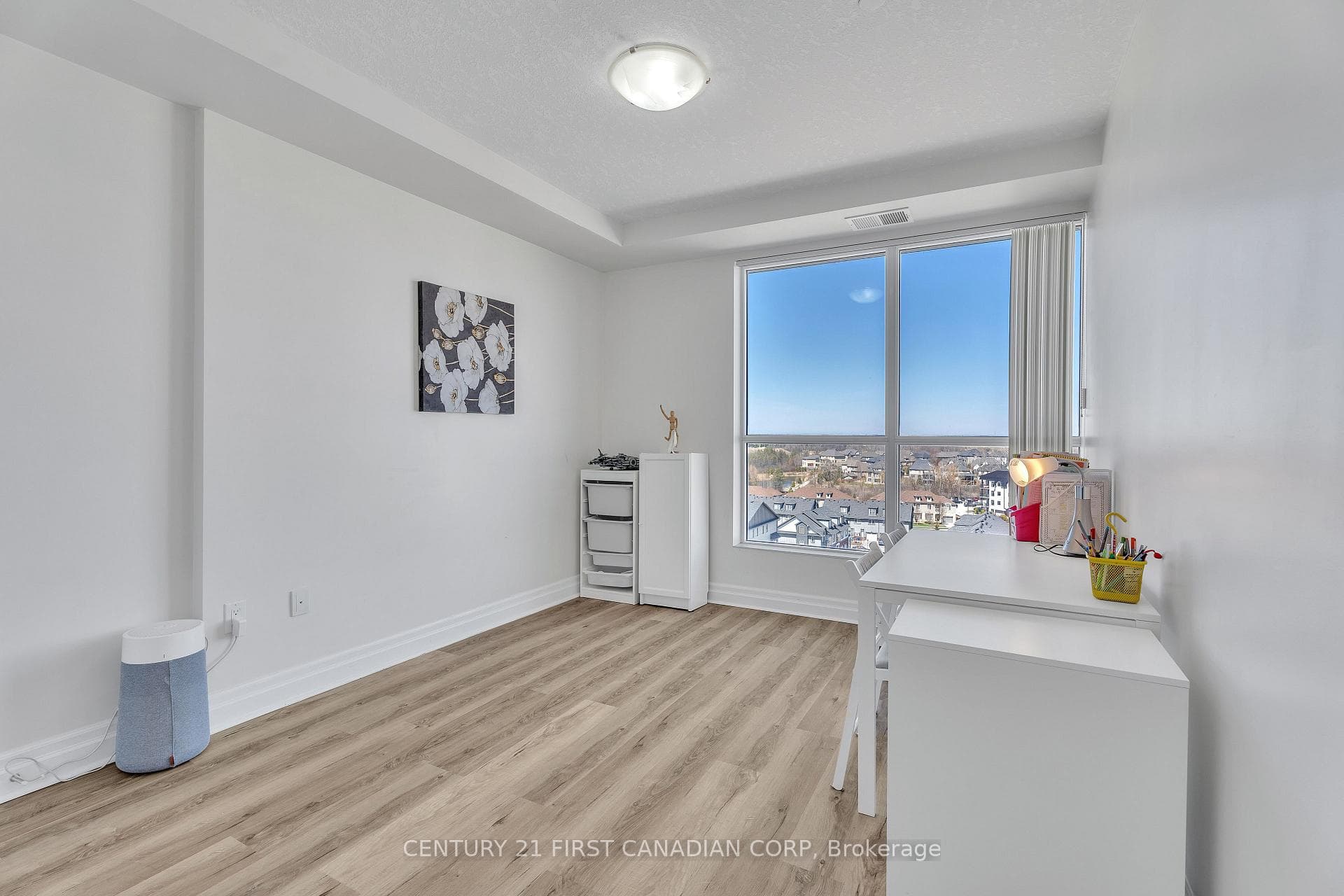 240 Villagewalk Boulevard Unit 812 photo 23