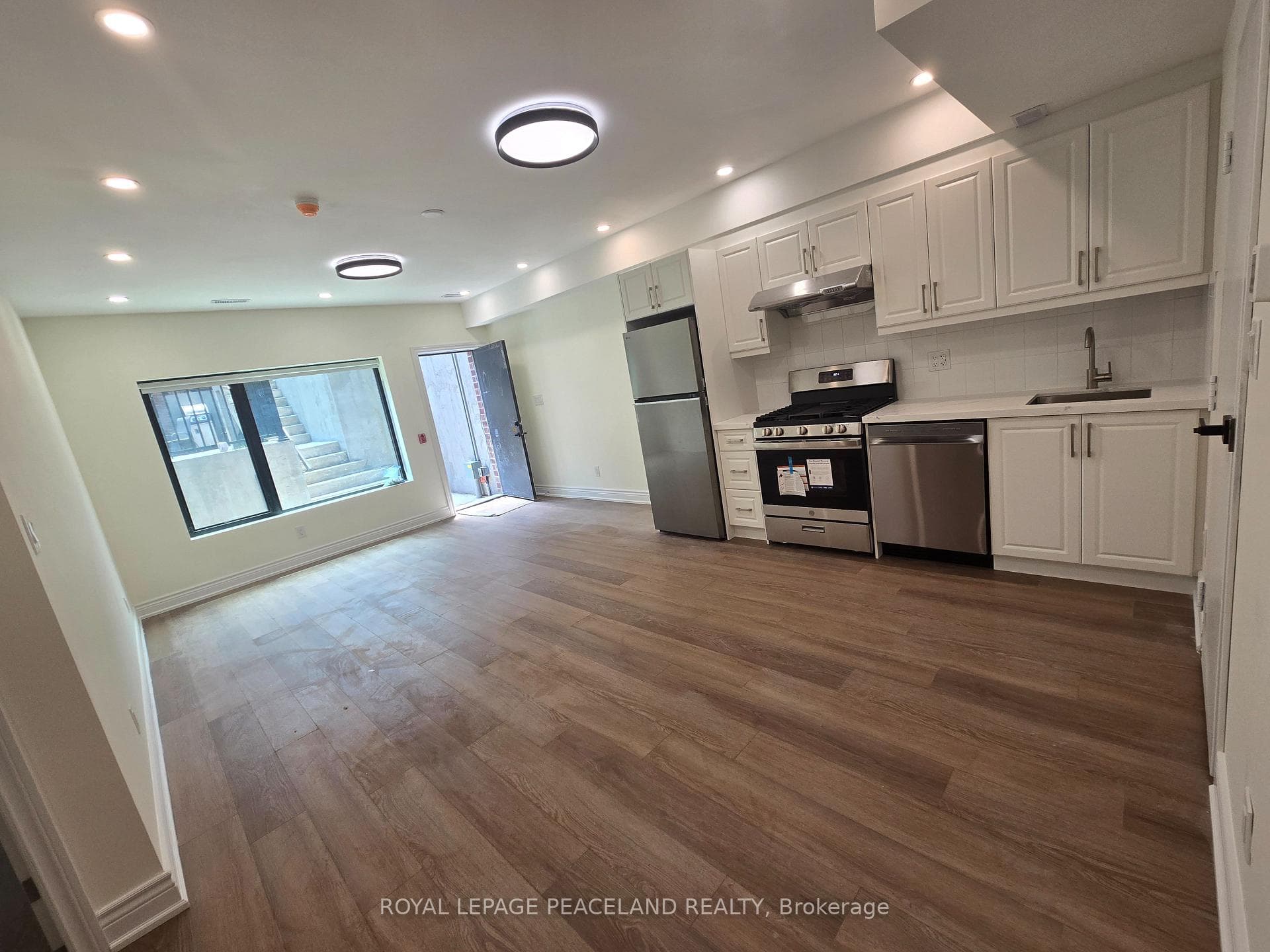 556 Spadina Crescent Unit Laneway Hse Lwr photo 1