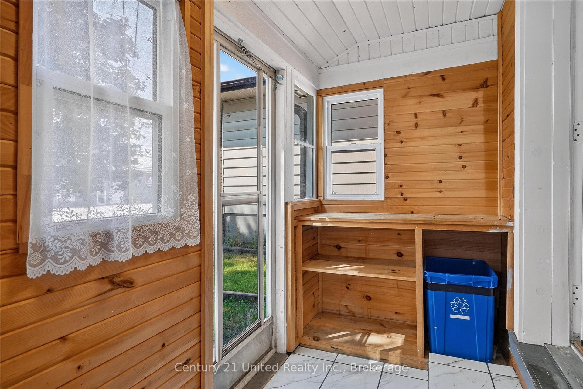 688 St Marys Street photo 7
