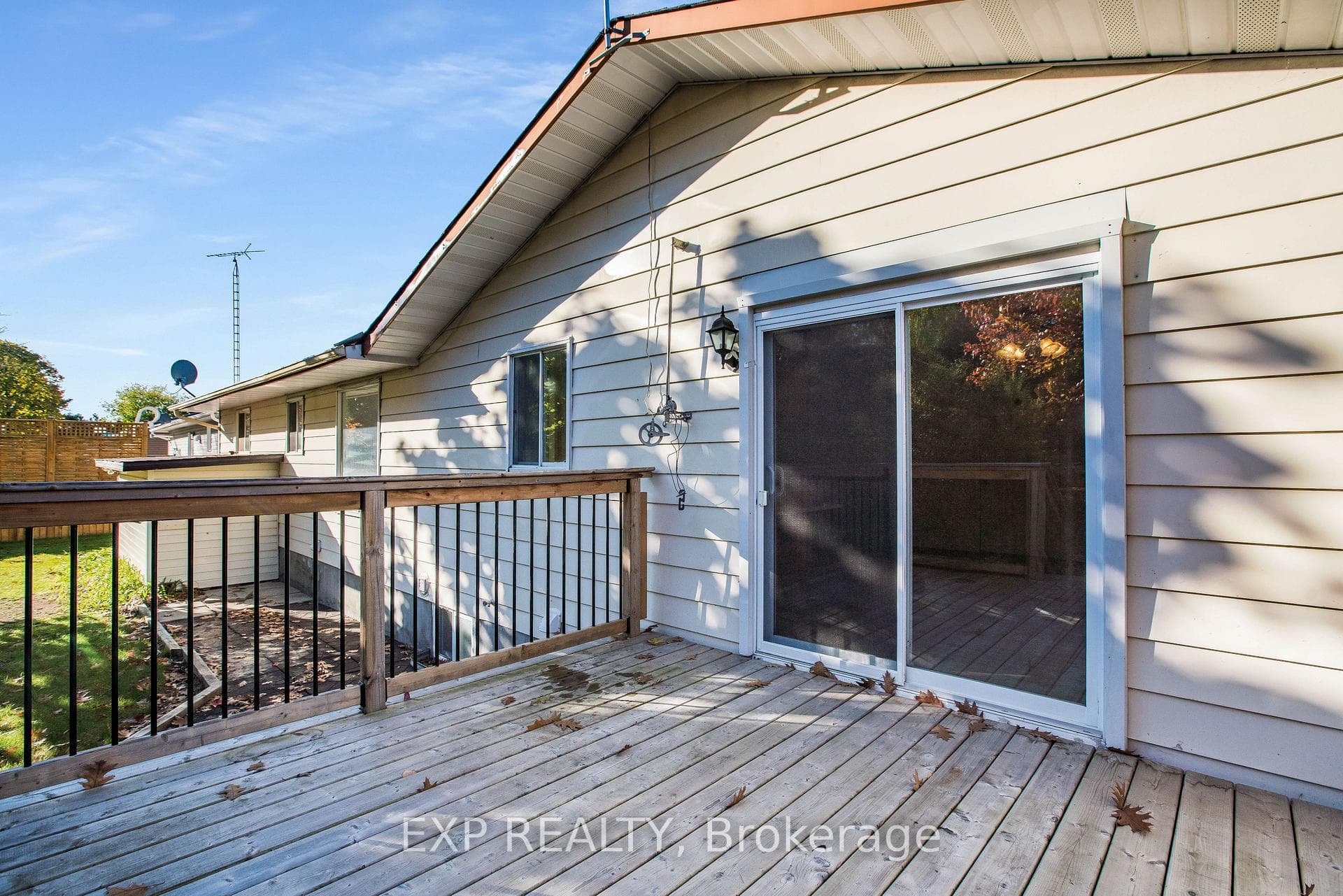 1 Claude Street photo 34