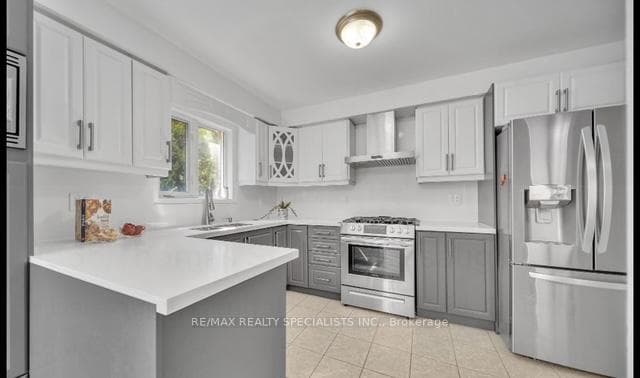 2665 Thomas Street Unit 8 photo 9