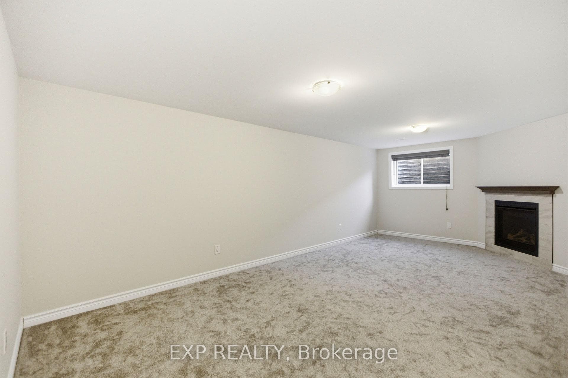110 Jardiniere Street photo 20