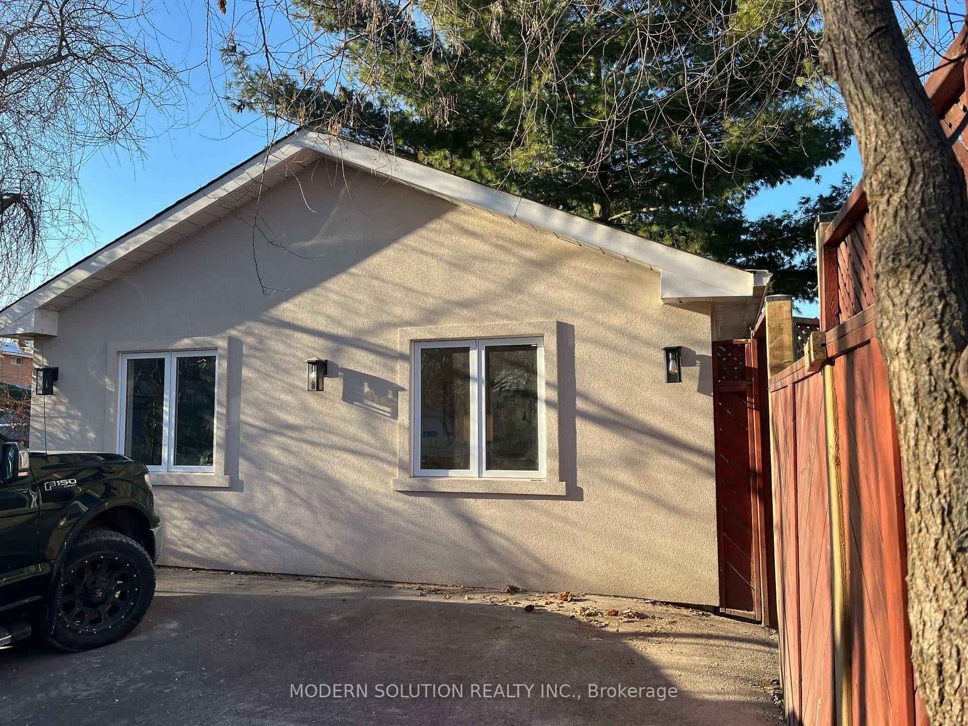 23 Tilden Crescent photo 12