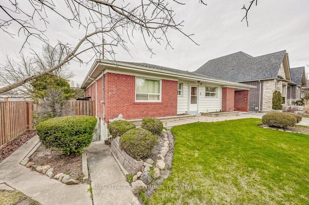 2 Windridge Drive photo 1