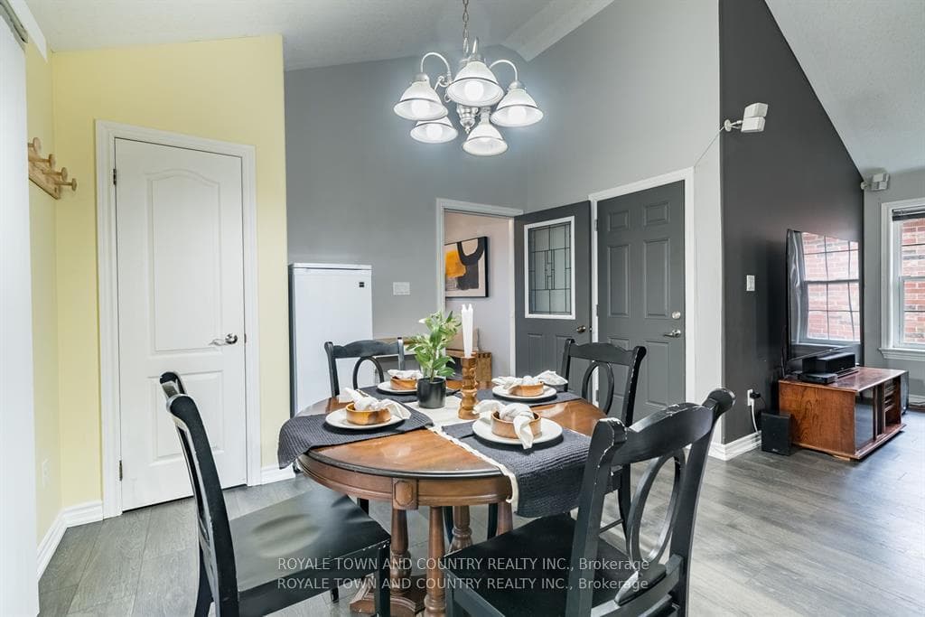 58 Laurent Boulevard photo 7