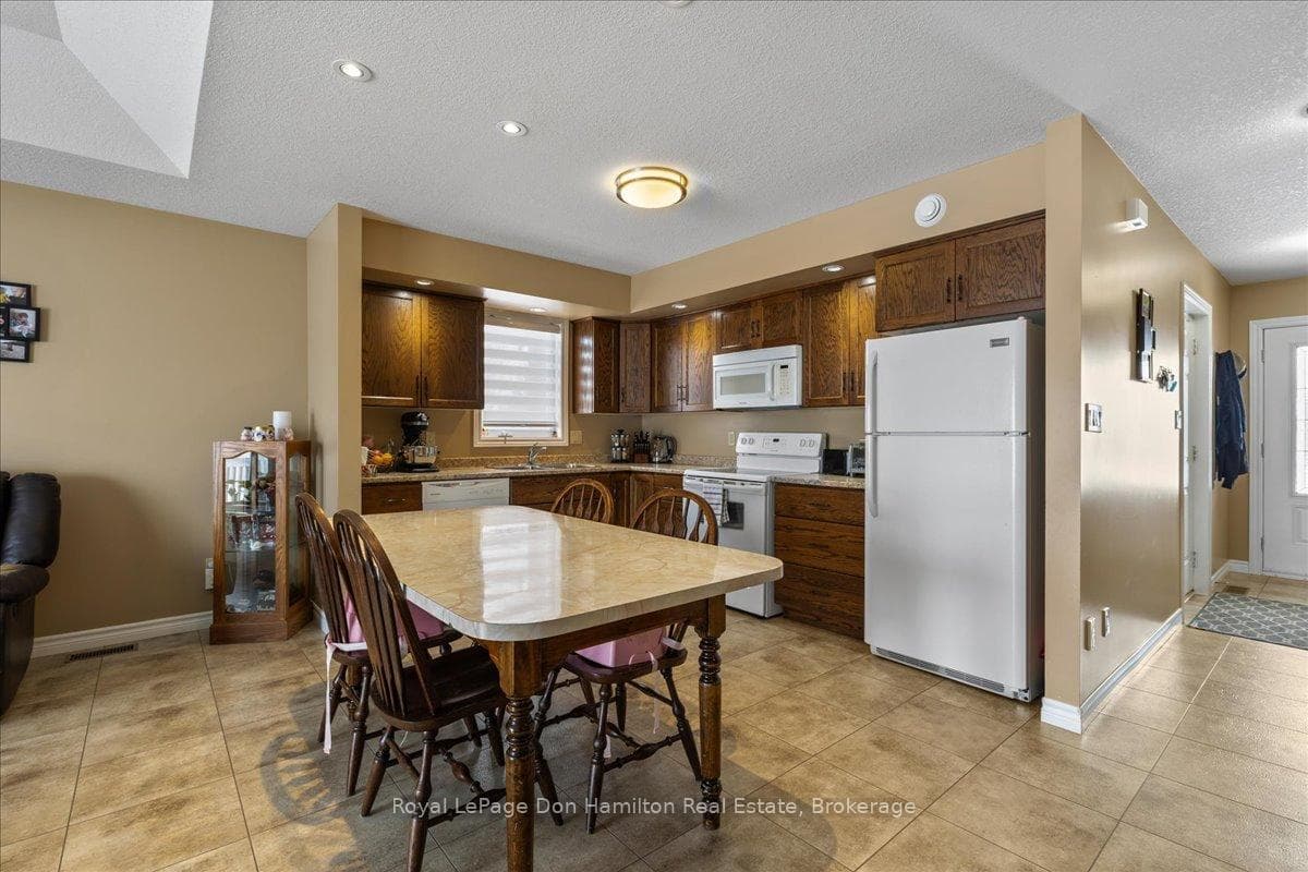1101 Walker Street photo 12