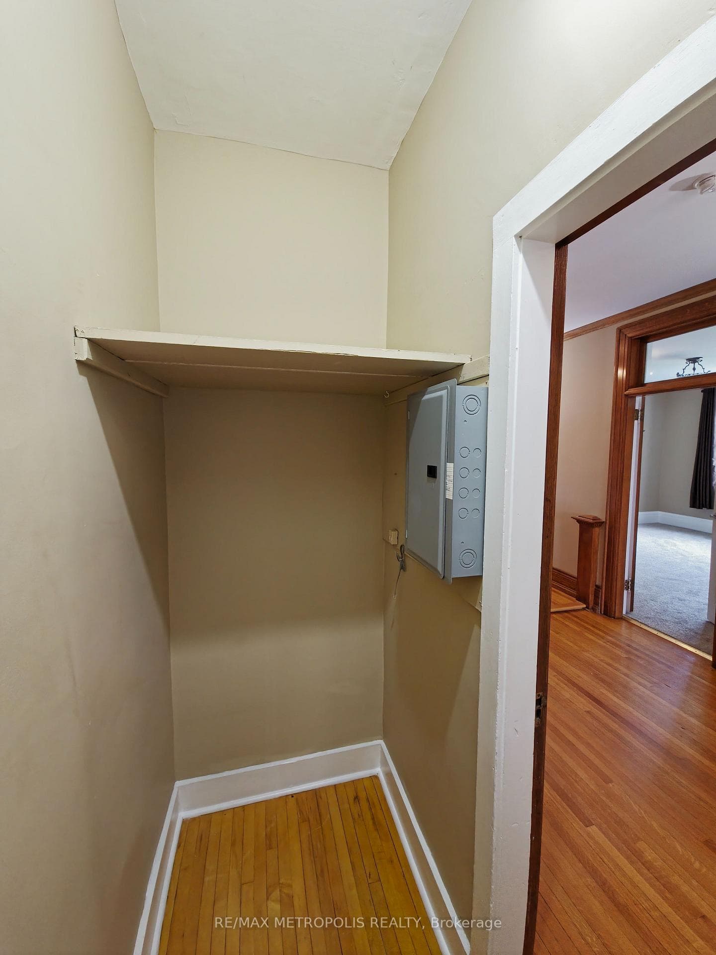 1110 Simcoe Street Unit Upper #2 photo 13
