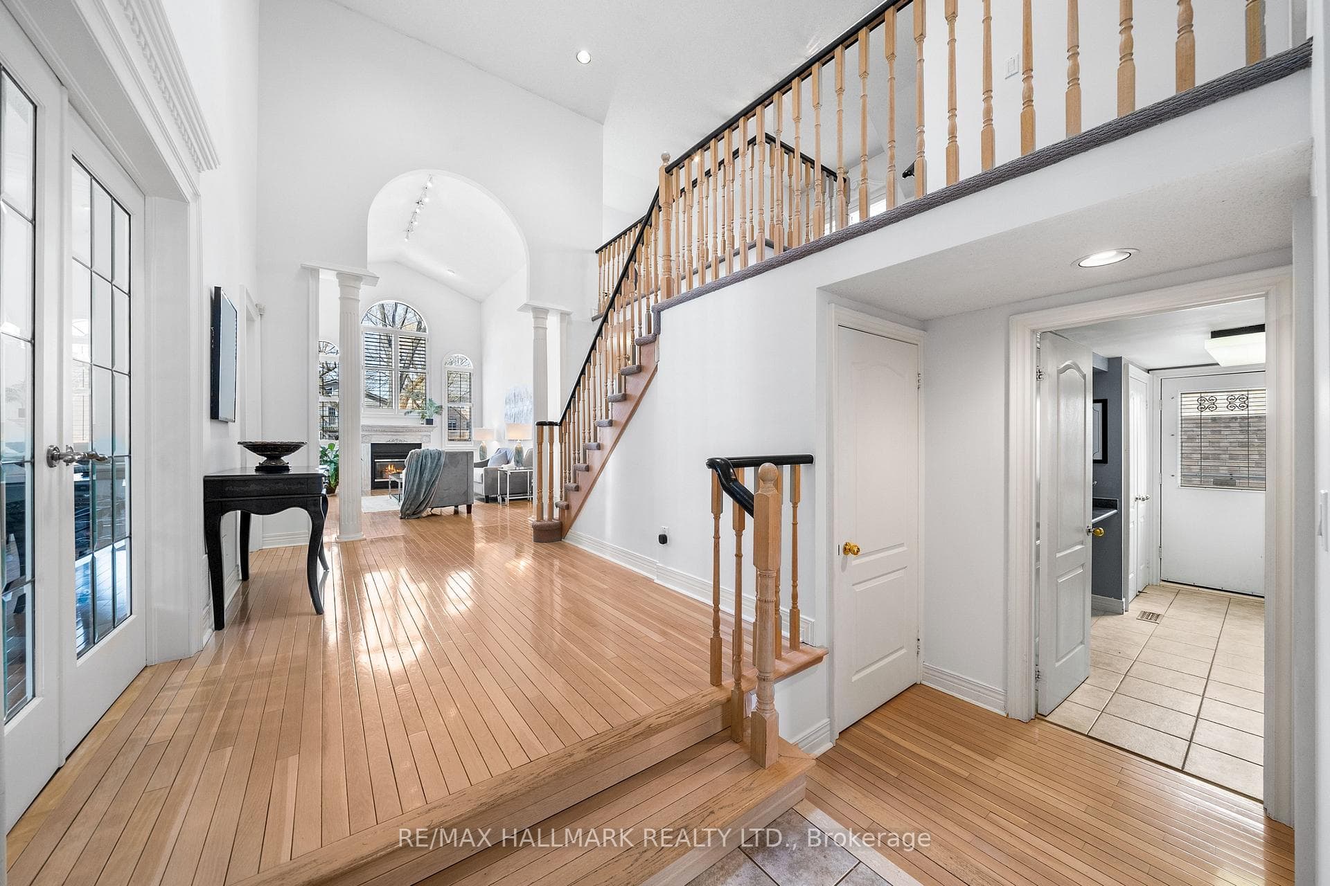 1506 Oakburn Street photo 5