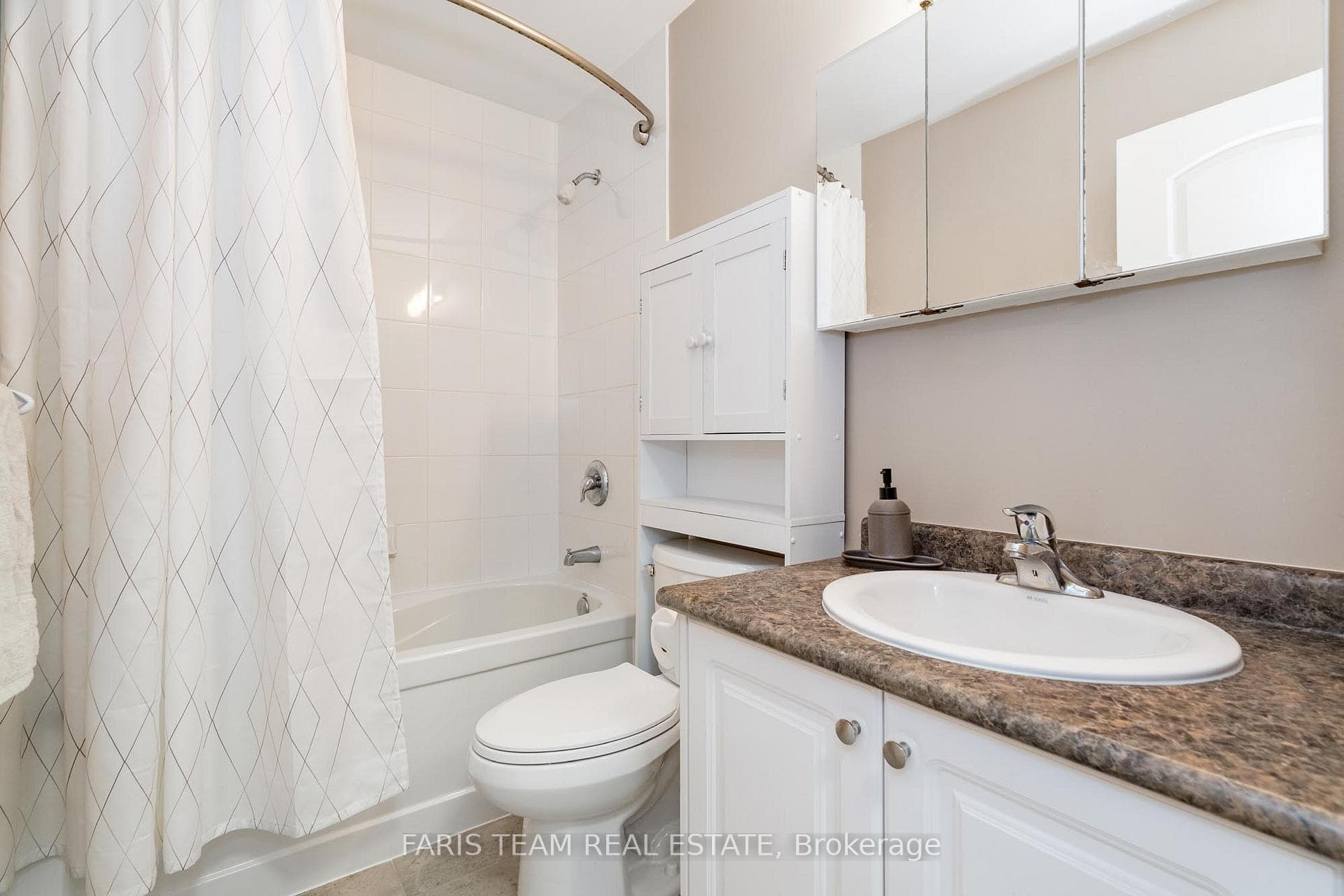 165 Banting Crescent photo 13