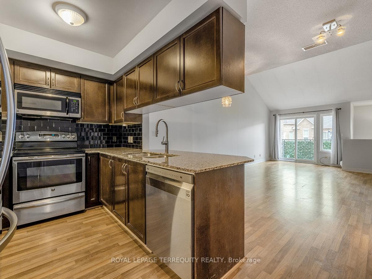 10 Brian Peck Crescent Unit 302 photo 8