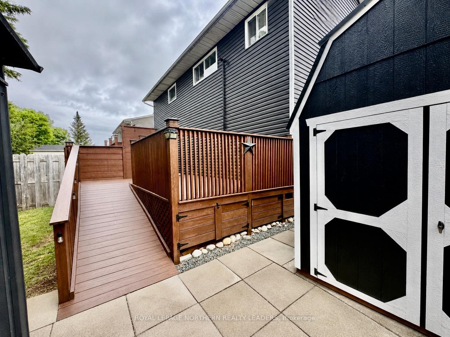 562 Spooner Drive photo 2