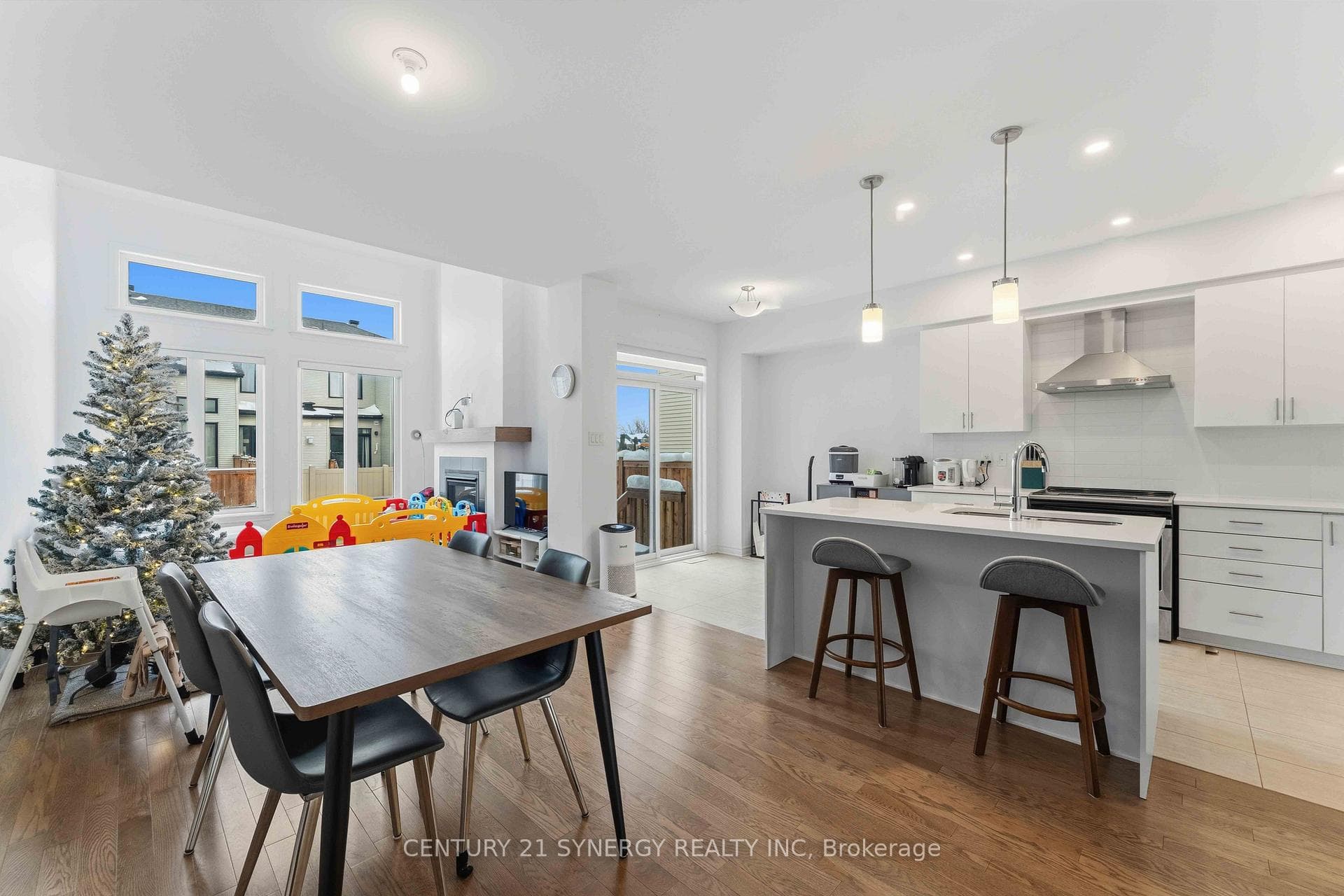214 Hawkeswood Drive photo 10