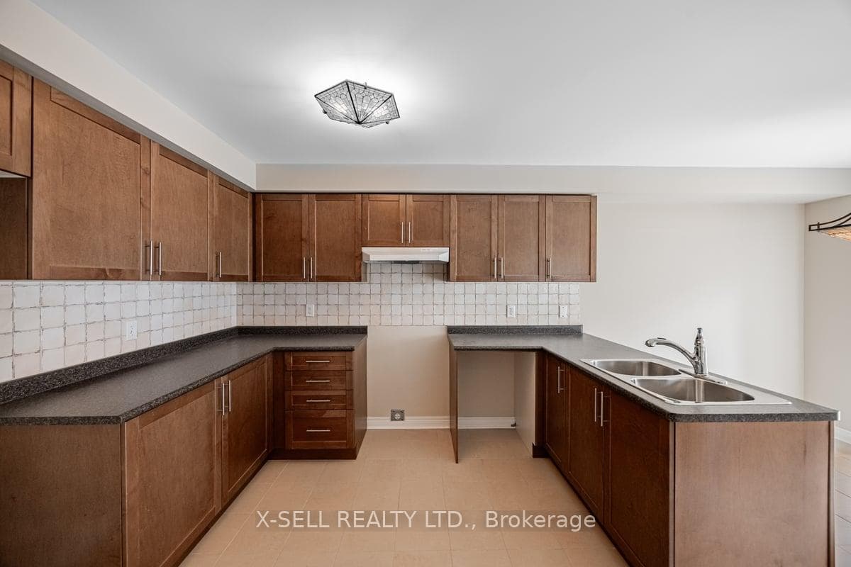 20 Tufton Crescent photo 10
