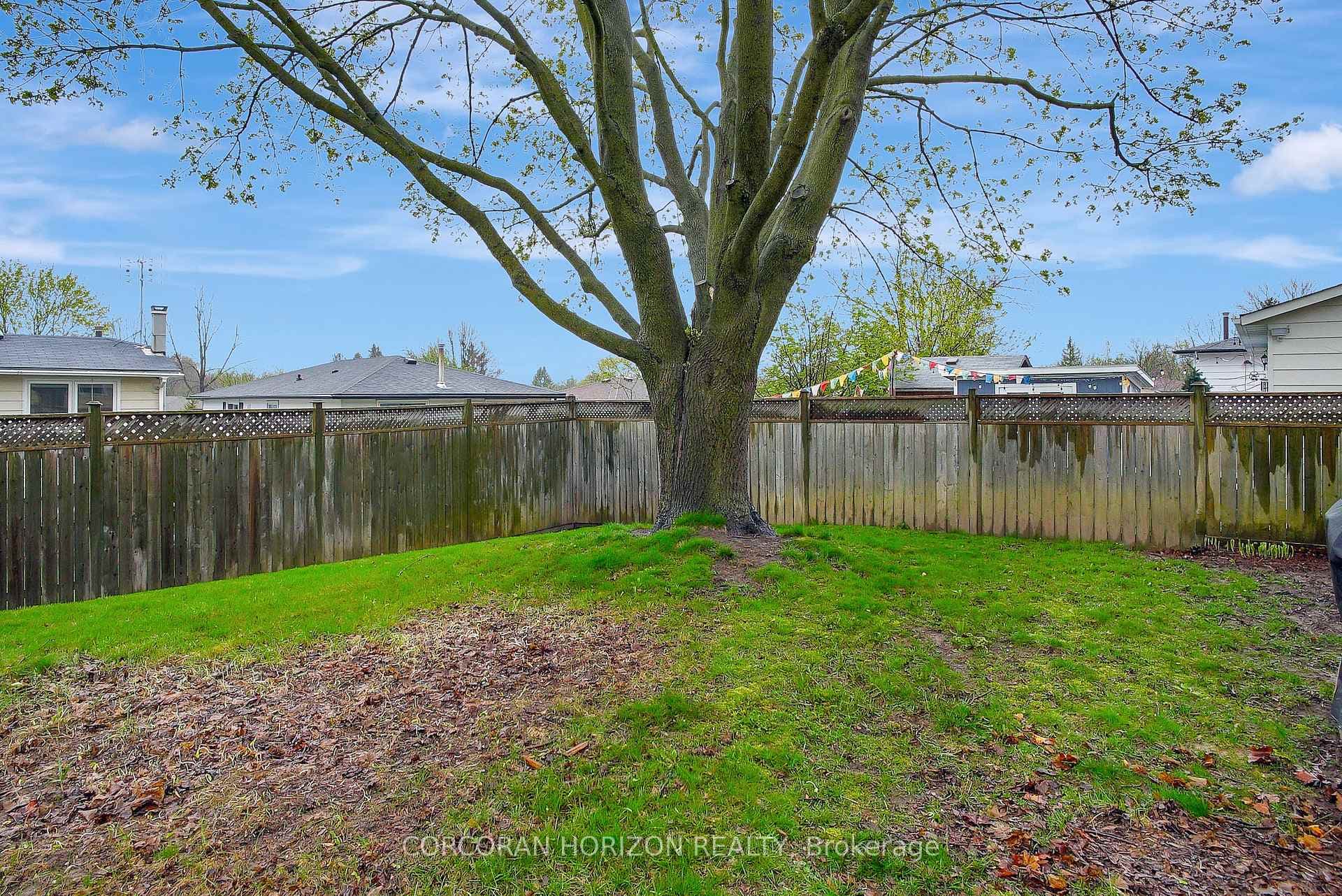 54 Brendawood Crescent photo 28