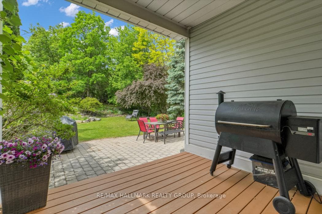 16 Hemlo Crescent photo 36