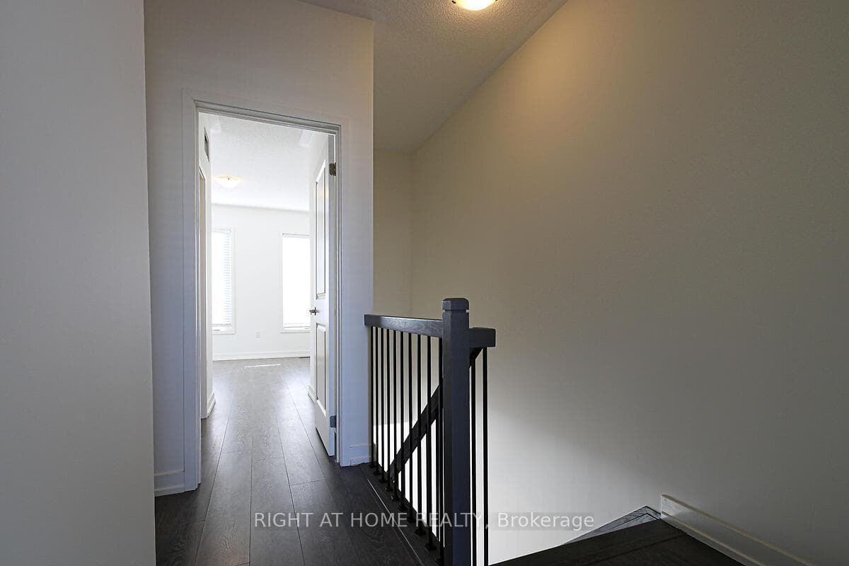 3092 Ernest Appelbe Boulevard photo 12