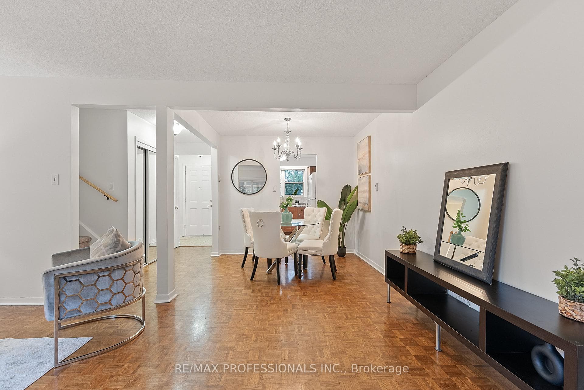 580 Renforth Drive Unit 51 photo 9
