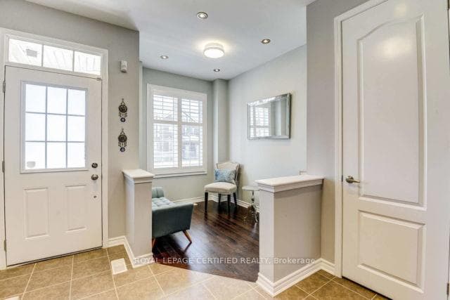 1506 Clitherow Street photo 3