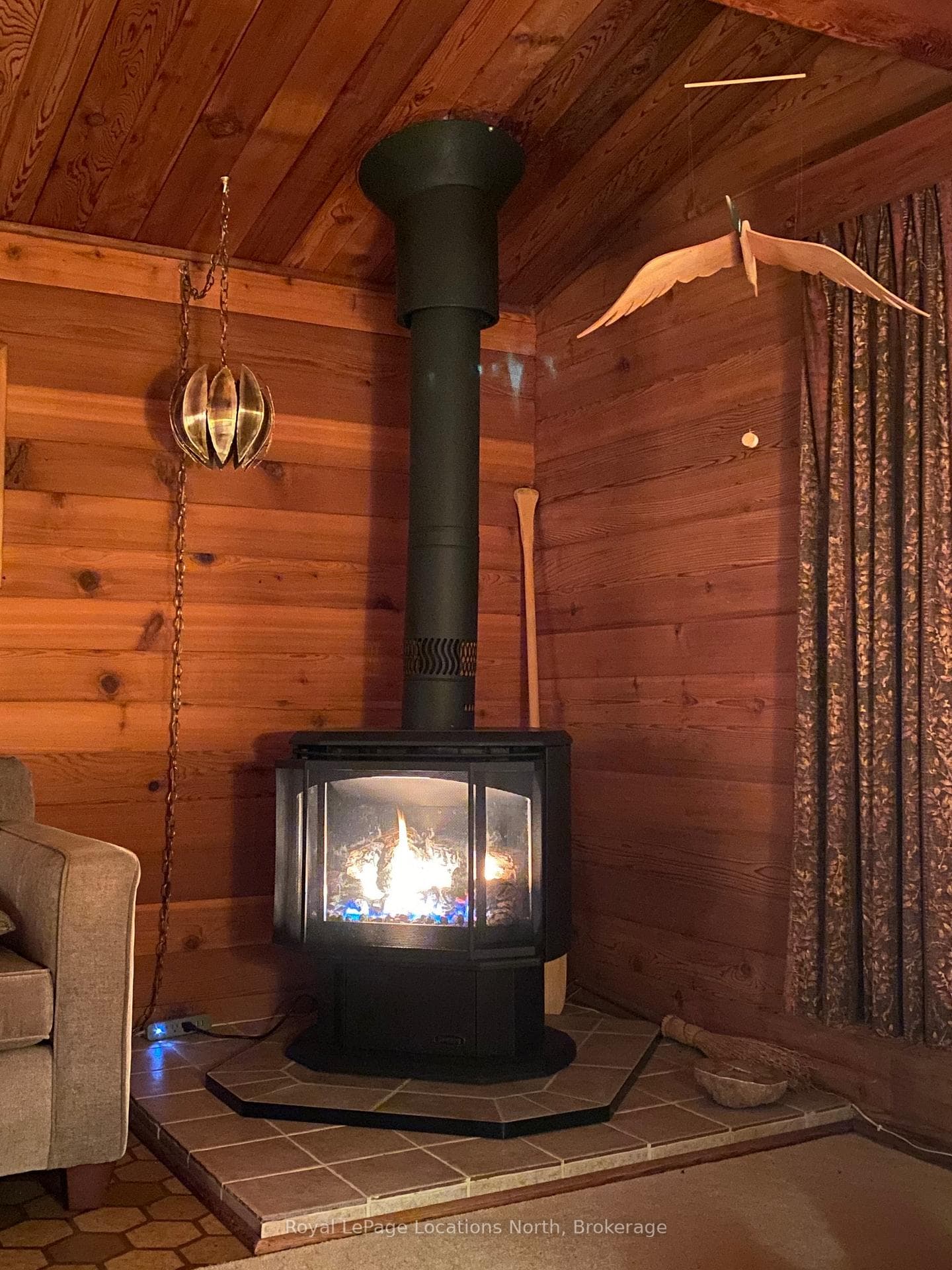 Gas fireplace